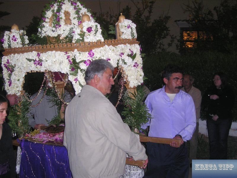 Karfreitag in Griechenland: Die alten Traditionen, die den Karfreitag zu etwas machen, das ihr noch nie gesehen habt 2 Griechisch-orthodoxes Osterfest