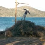 Kretische Osterbräuche 4 Judas auf einen Holzstoß