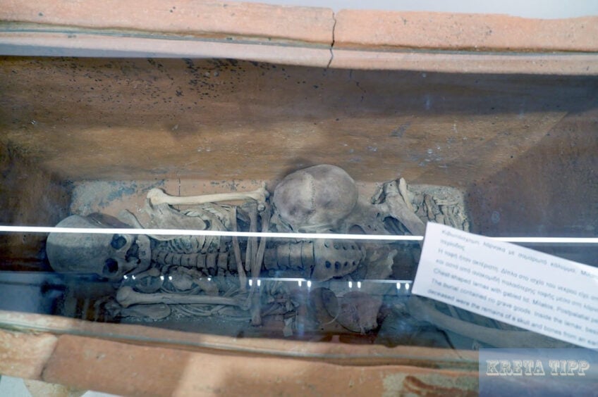 agios arch museum burial