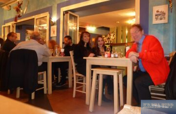 Zugang zu Griechinnen