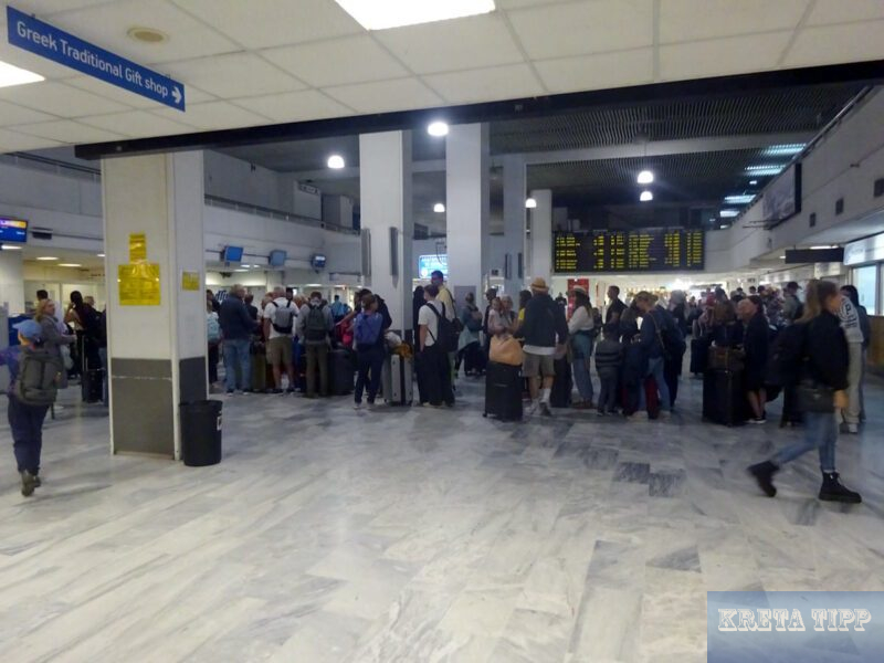 Warteschlangen am Abfertigungsschalter