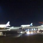 Hat die Nahostkrise Auswirkungen auf den Kreta-Tourismus? 4 Passagiere verlassen den Shuttle-Bus