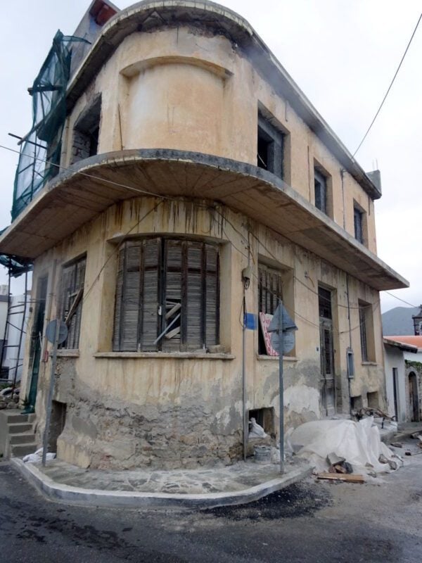 baufälliges Gebäude auf Kreta