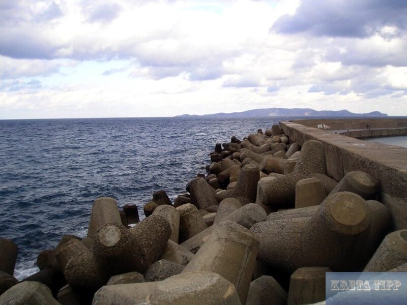 Steigende Flut in Griechenland: Warum das Meer im Februar die Küsten überschwemmt hat 4 Wellenbrecher in Heraklion als Küstenschutz