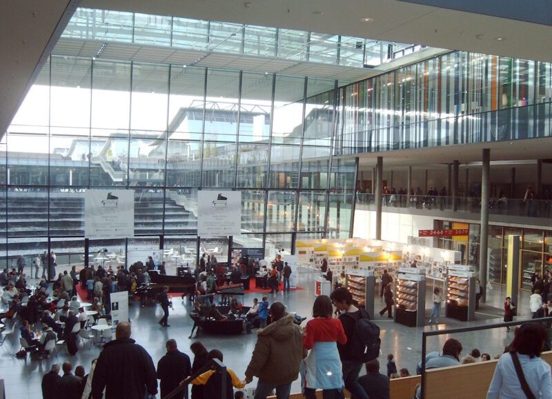Stuttgart Messe Eingangsbereich