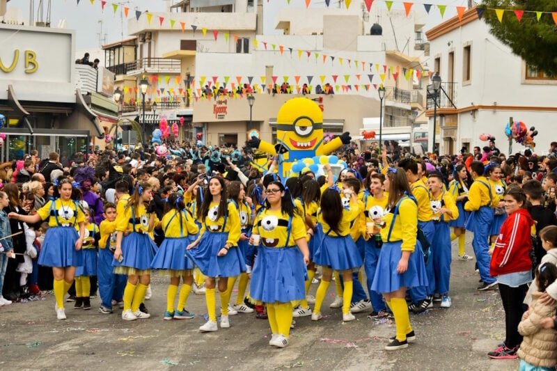 Das Karnevalswochenende auf Kreta steht vor der Tür: Ein vollständiger Leitfaden zu den spektakulärsten Feierlichkeiten der Insel 10 carnival malia