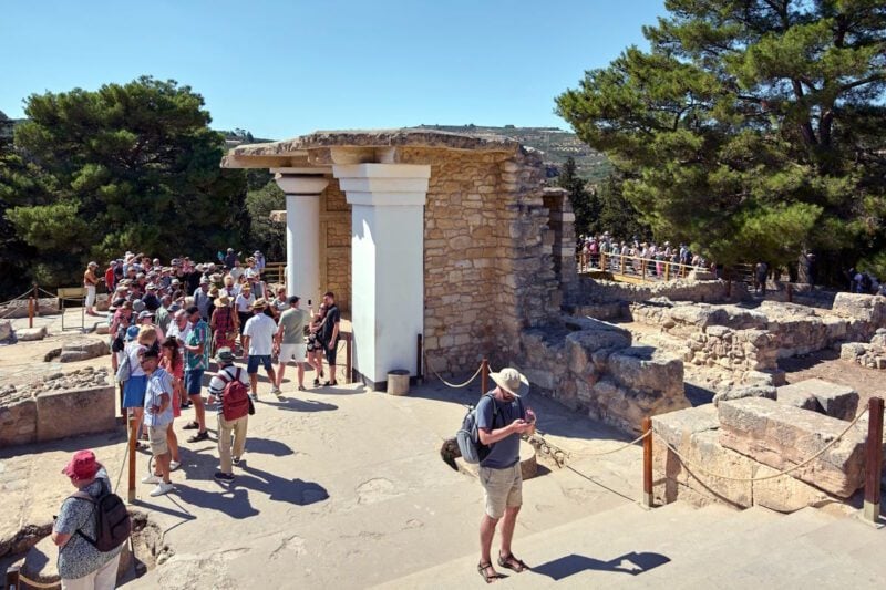 So vermeidet man Menschenmassen auf Kreta in der Hochsaison 9 knossos crowds